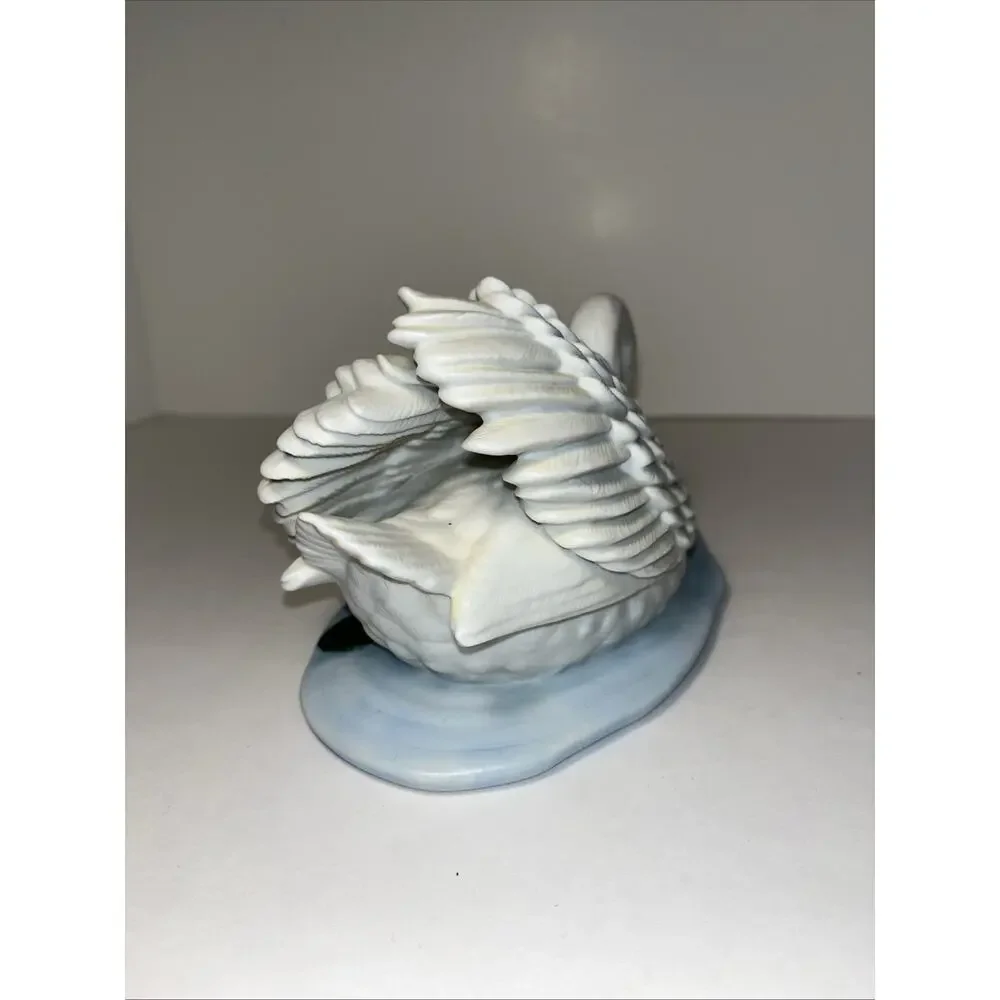 Vintage Homco Ceramic Swimming Swan w. Two Baby Swans , #1427 No Chips Or Cracks